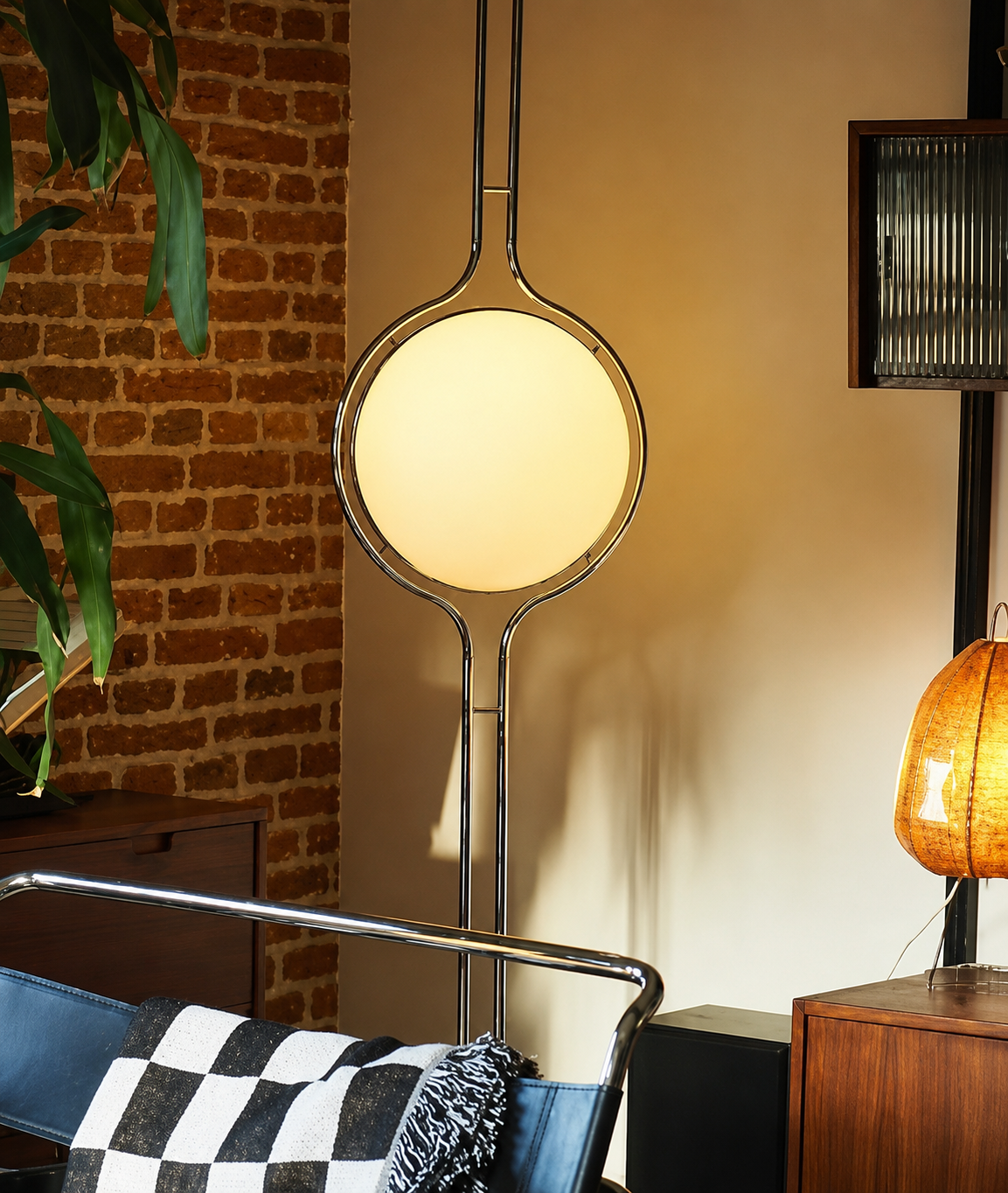 Orbit Floor-to-Ceiling Lamp