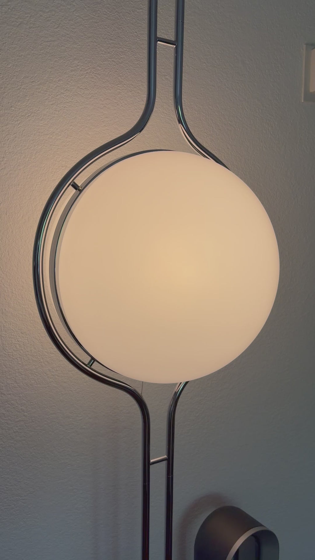 Orbit Floor-to-Ceiling Lamp